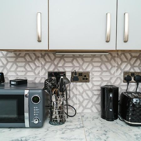 Modern 2 Bed Apartment Close To Westfield Stratford Mall With Garden لندن المظهر الخارجي الصورة
